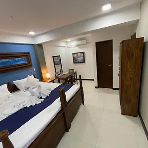 3* Hotell Rush