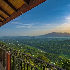 Hotel Ceyloni Panorama, Kandy